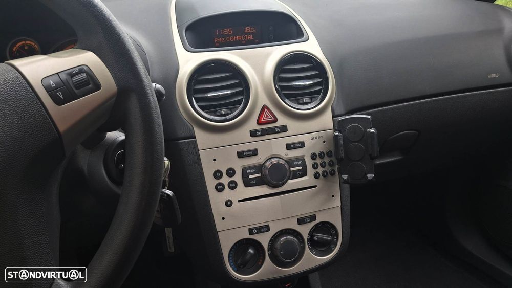 Opel Corsa 1.3 CDTI DPF - 9