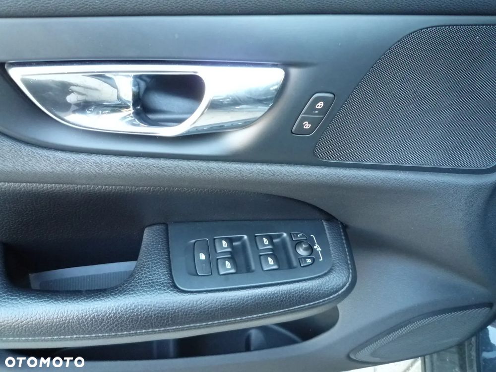 Volvo V60 D3 Drive-E Momentum - 20