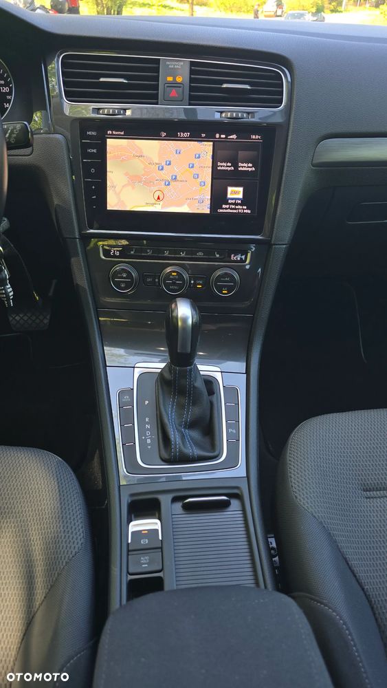 Volkswagen Golf - 12