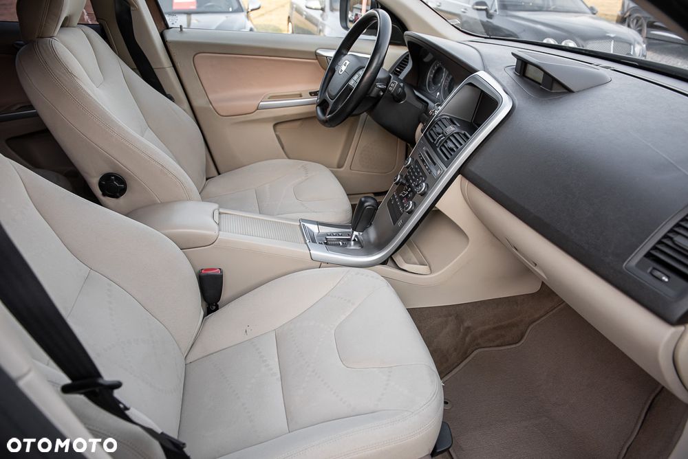 Volvo XC 60 D5 AWD Kinetic - 27