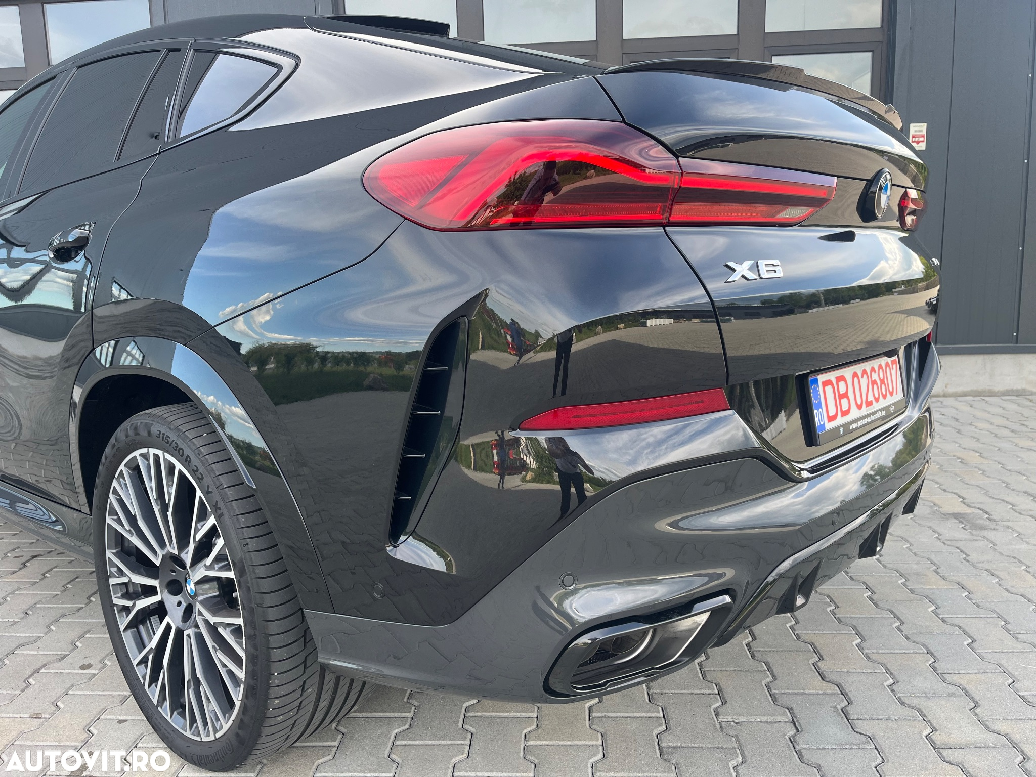 BMW X6 xDrive40i AT MHEV - 27