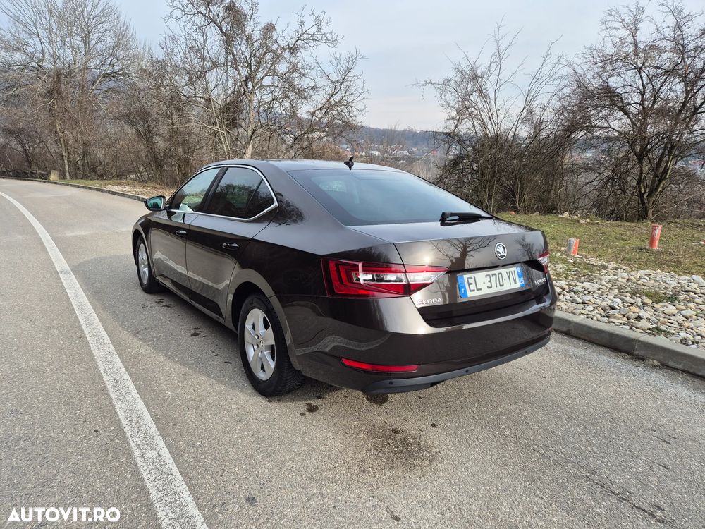 Skoda Superb 1.6 TDI DSG Style - 3