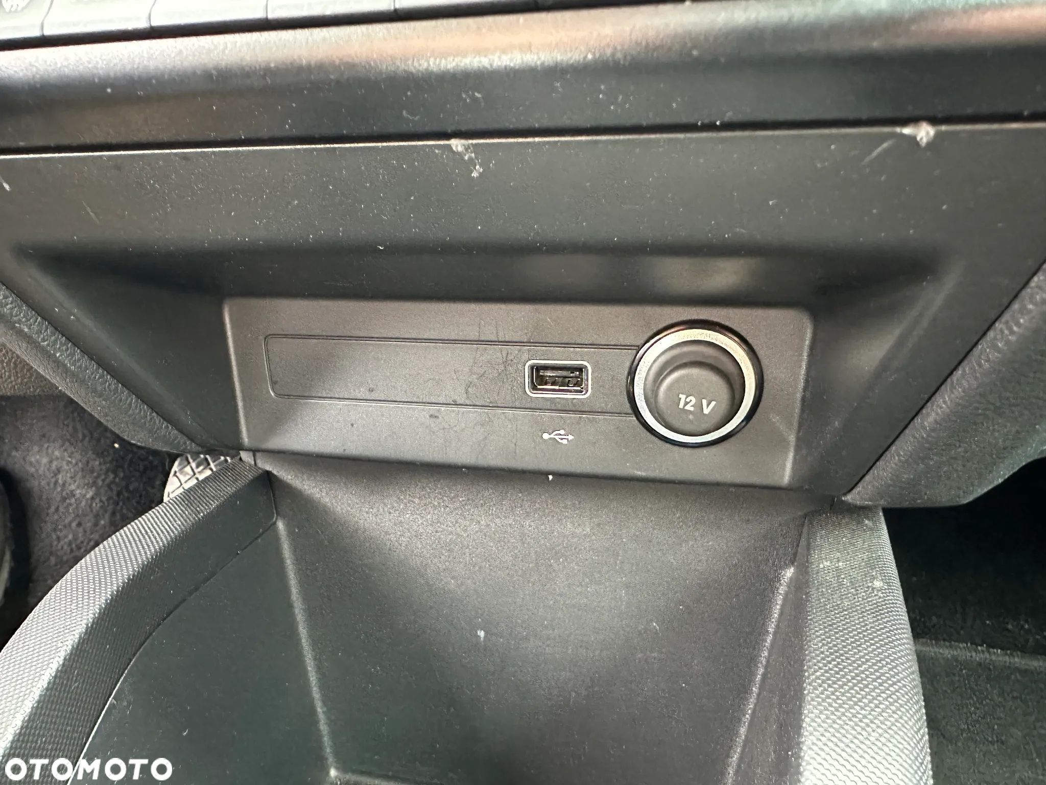 Skoda Fabia 1.0 TSI Ambition DSG - 33