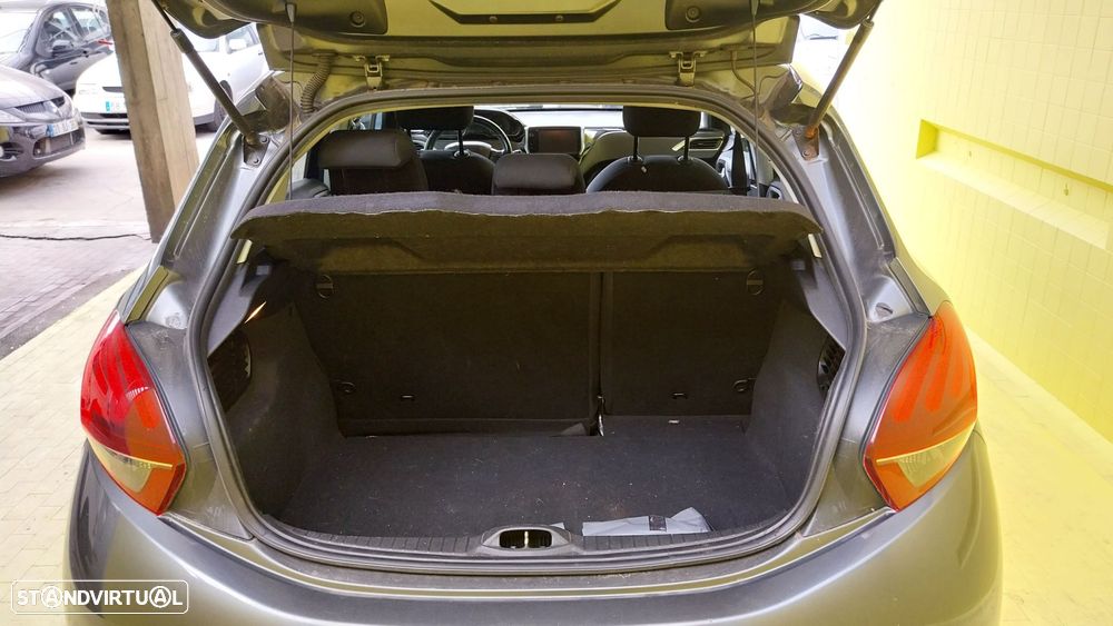 Peugeot 208 1.2 PureTech Active - 21