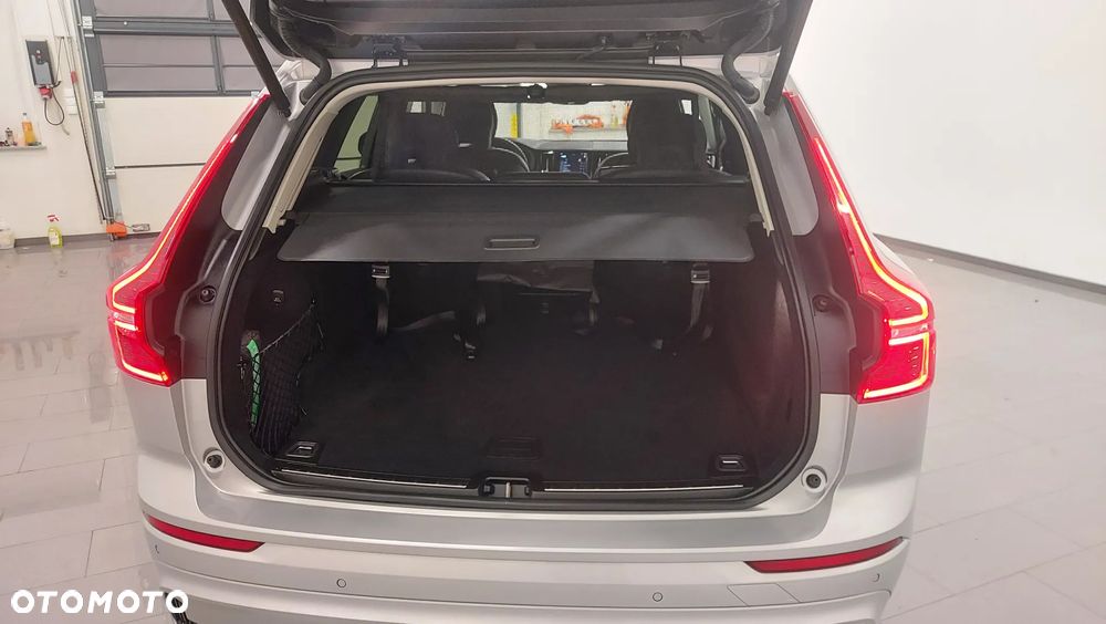 Volvo XC 60 B4 B Plus Dark - 9