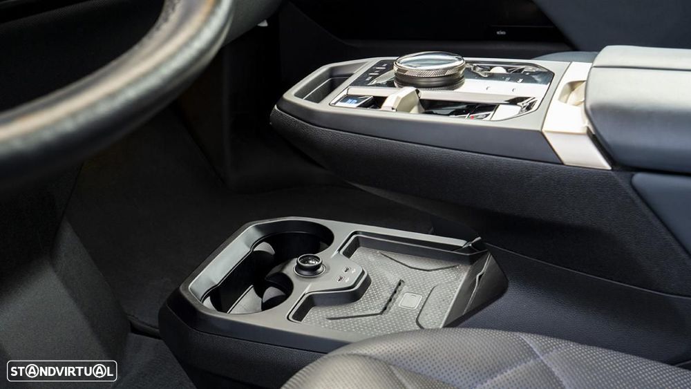 BMW iX xDrive 40 Pack Desportivo - 35