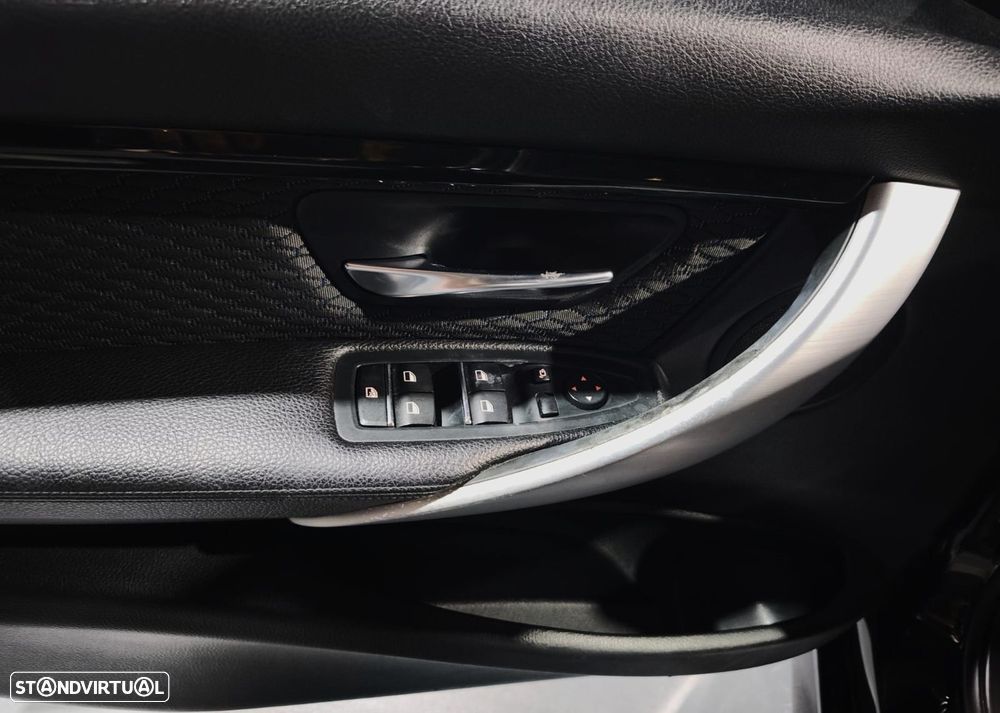 BMW 320 d Touring xDrive Pack M Auto - 12