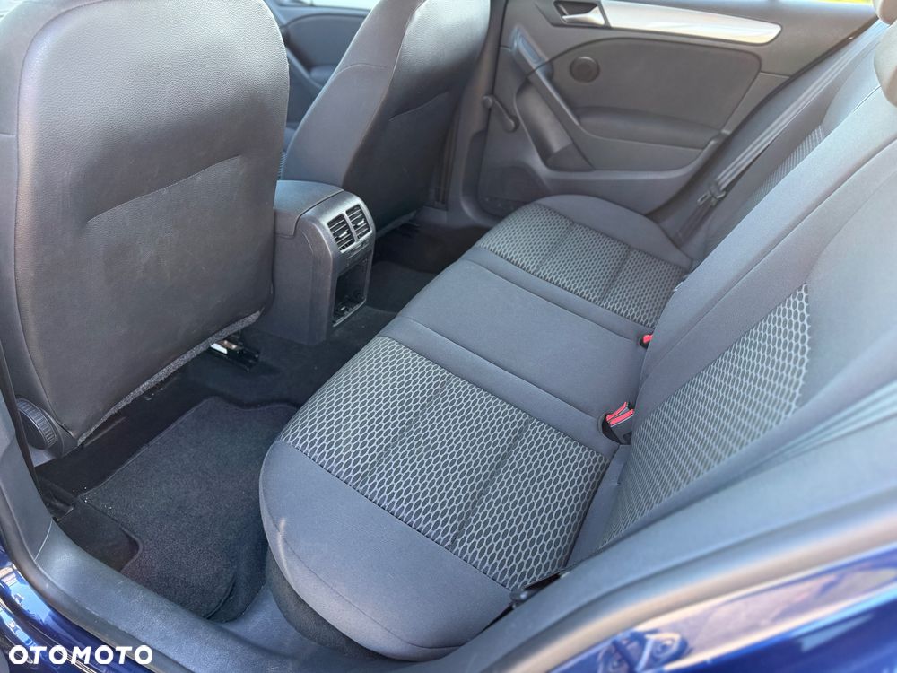 Volkswagen Golf - 13