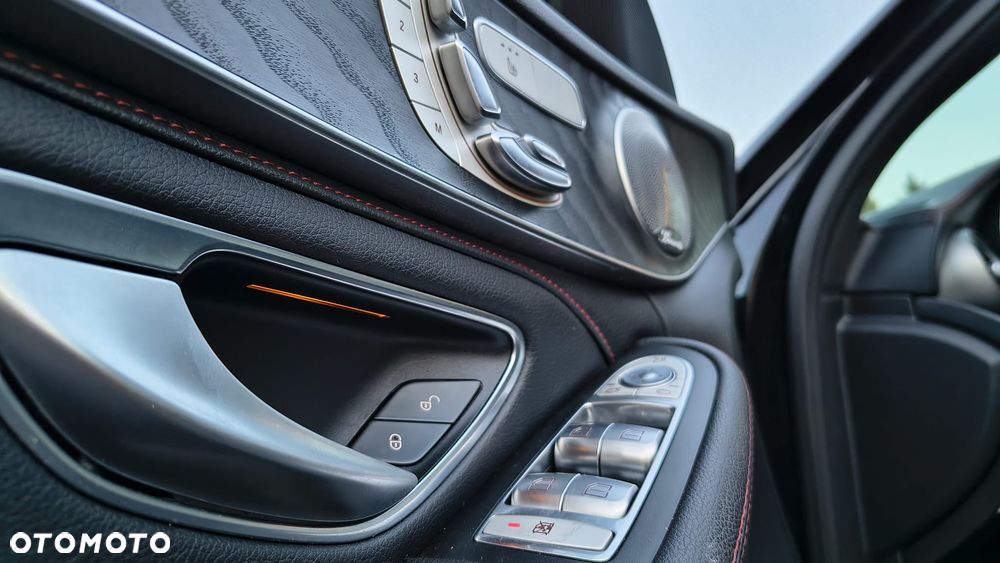 Mercedes-Benz Klasa C AMG 43 4Matic 9G-TRONIC - 30