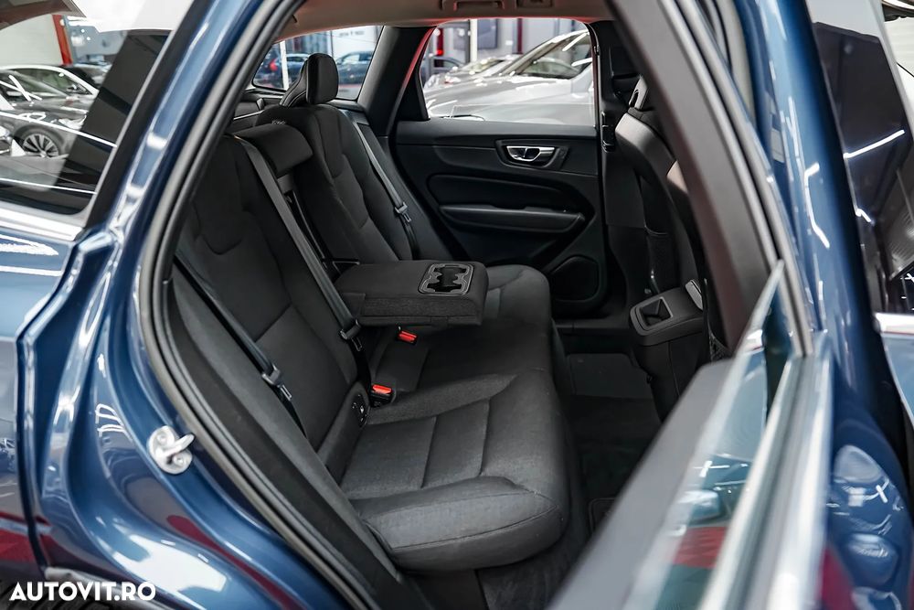 Volvo XC 60 B4 D AWD Geartronic Momentum Pro - 10