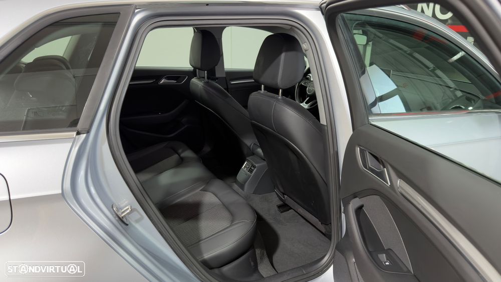 Audi A3 Sportback 1.0 TFSI design - 17