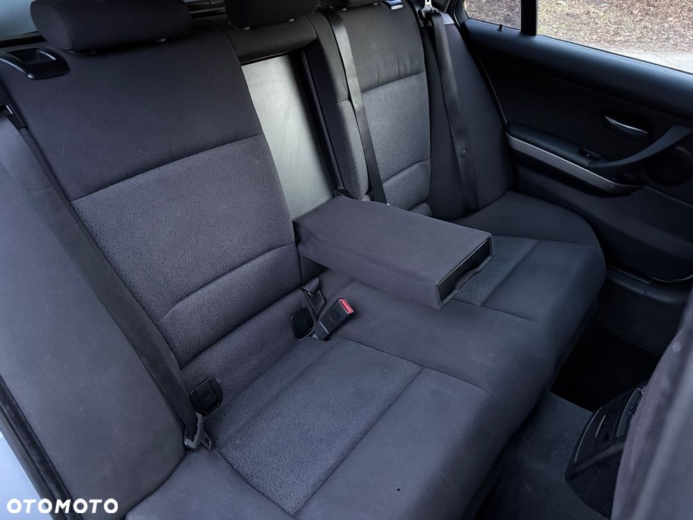 BMW Seria 3 318d DPF Edition Sport - 21