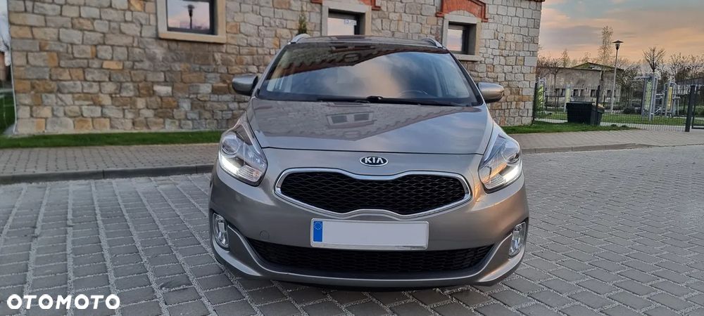 Kia Carens 1.6 GDI Dream Team Edition - 13