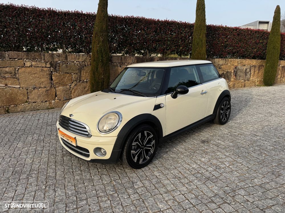 MINI 3 Portas Cooper D - 2