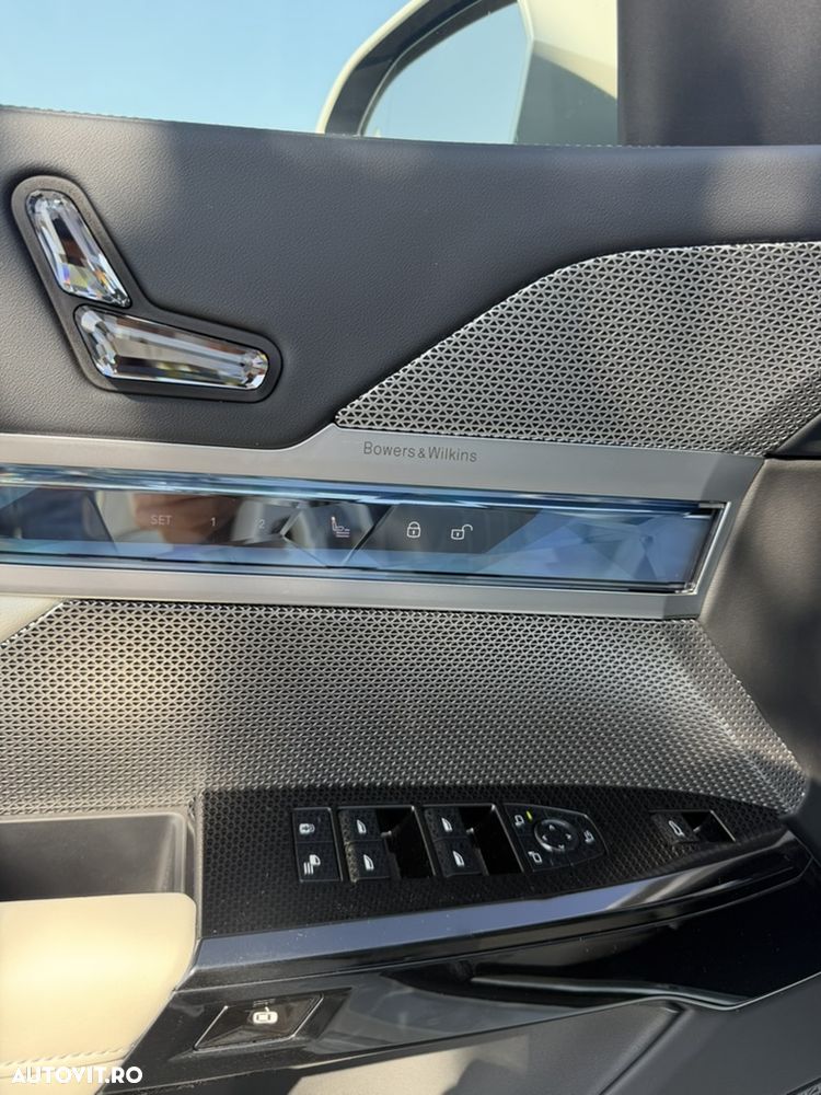 BMW Seria 7 740d xDrive MHEV - 8
