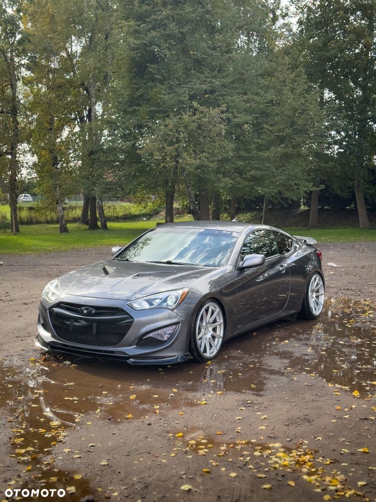 Hyundai Genesis Coupe - 1