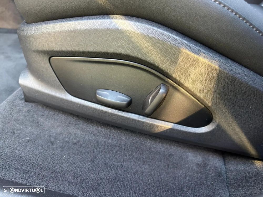 Porsche Macan Electric 4 - 20