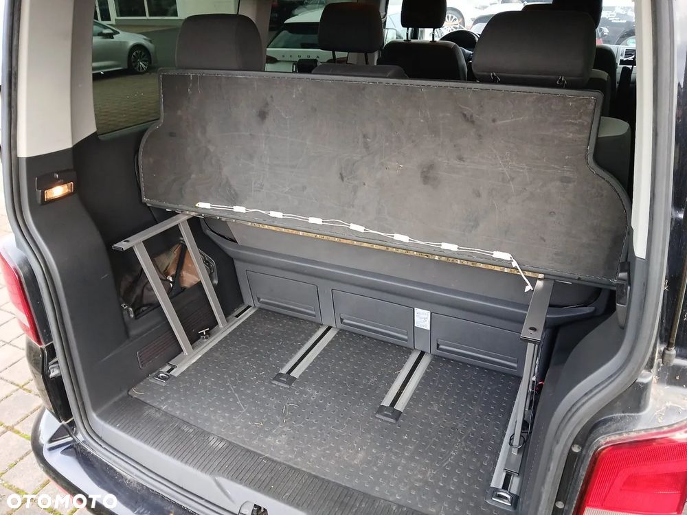Volkswagen Multivan - 18