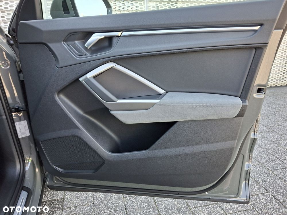 Audi Q3 Sportback - 13