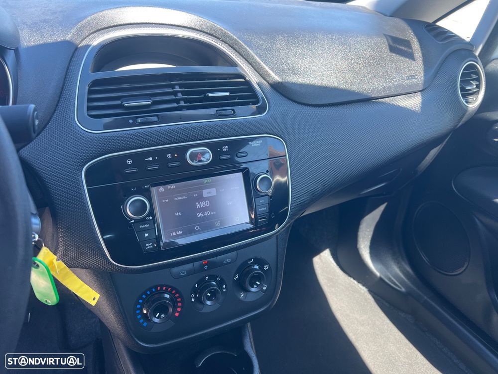 Fiat Punto 1.3 M-Jet Lounge S&S - 13
