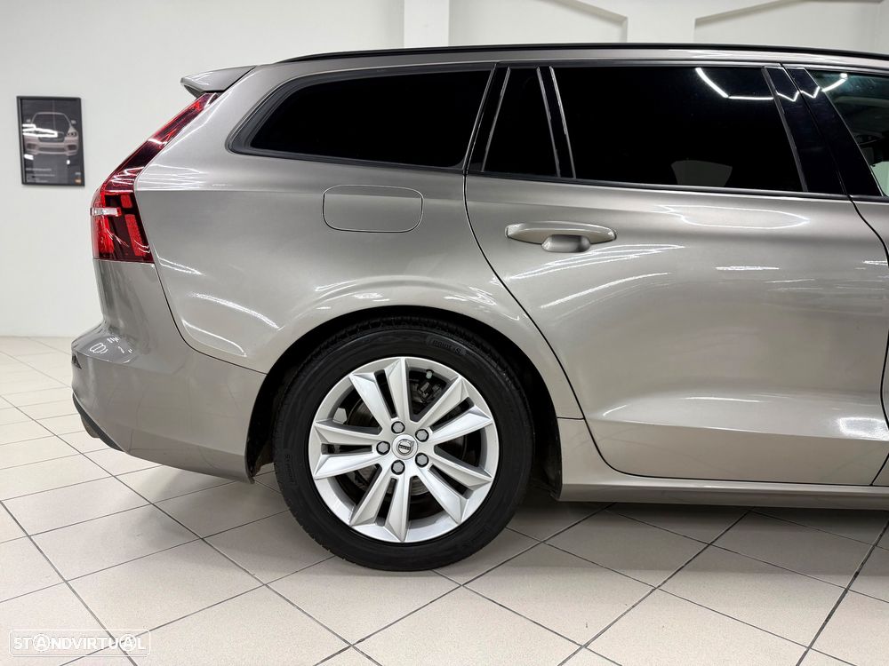 Volvo V60 2.0 D3 Momentum Core Geartronic - 4