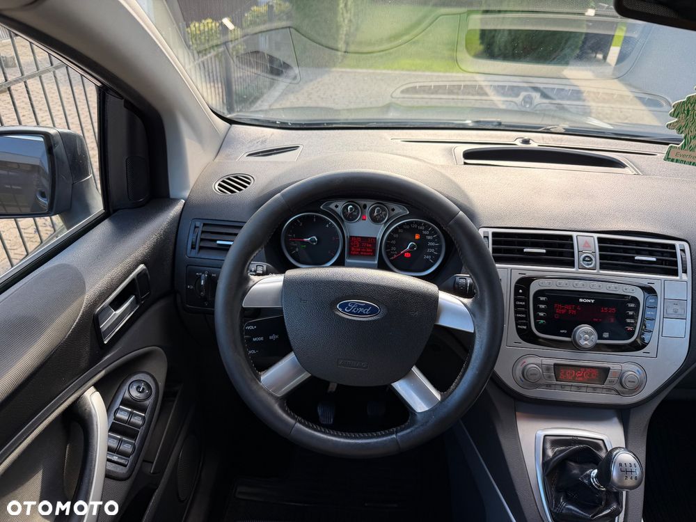 Ford Kuga 2.0 TDCi 4x4 Titanium - 9