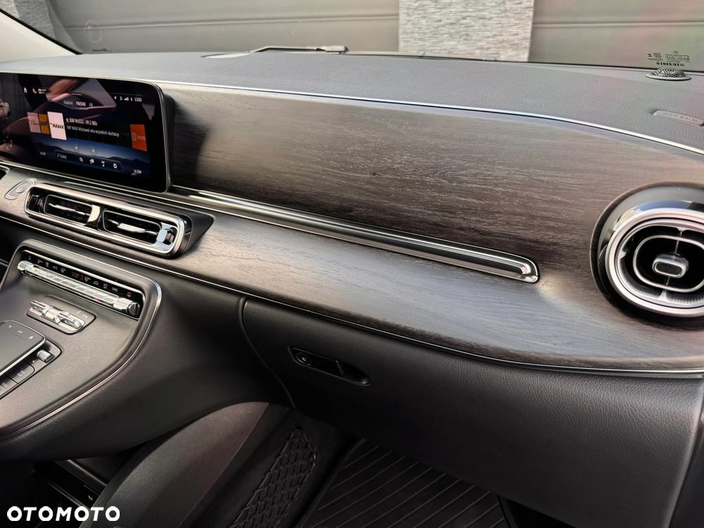 Mercedes-Benz Klasa V 300 d 4-Matic Exclusive 9G-Tronic (długi) - 29