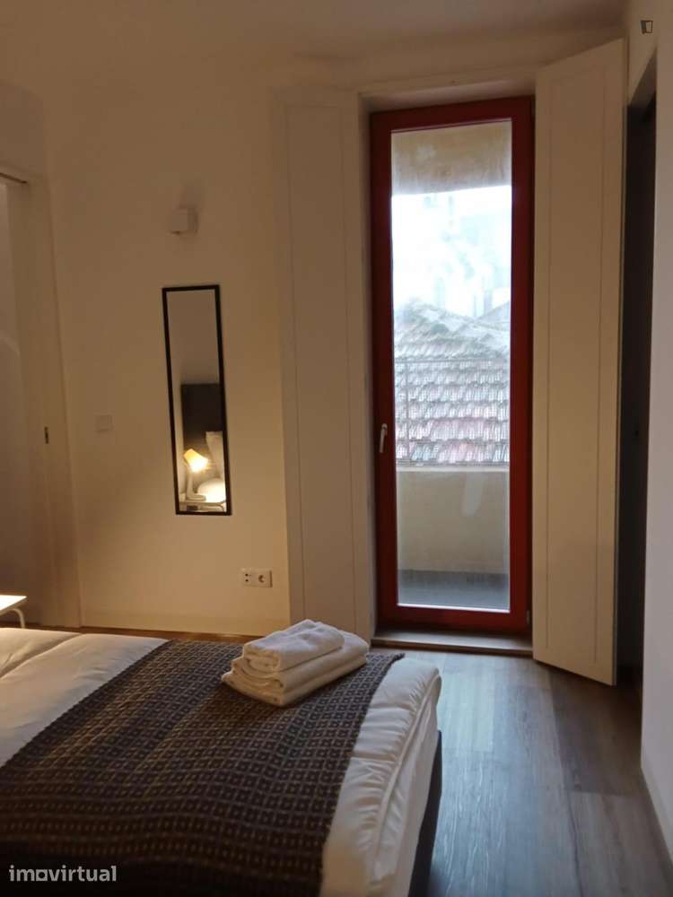 Apartamento com 1 quartos - localizado em Santa Marinha Porto - Grande imagem: 3/17