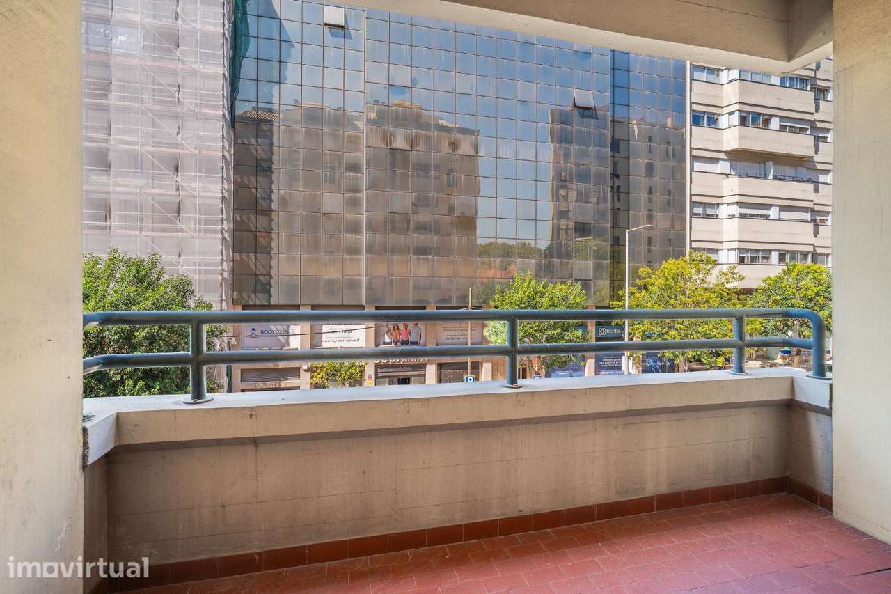 Apartamento T1 com garagem e varanda | Rua Júlio Dinis | Porto - Grande imagem: 5/30