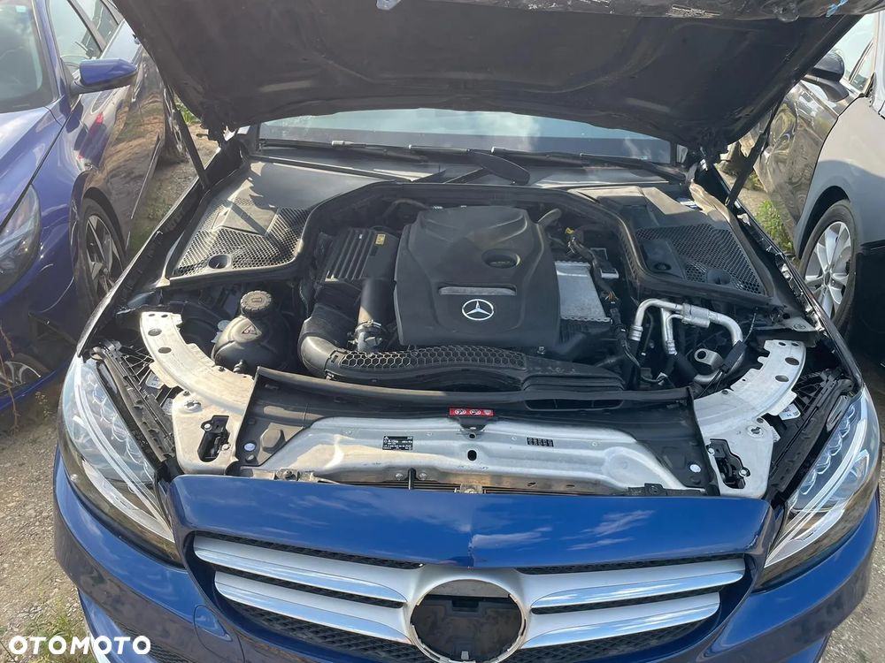 Mercedes-Benz Klasa C 300 4Matic 9G-TRONIC - 24