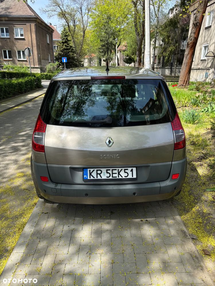 Renault Scenic 2.0 16V Privilege - 13