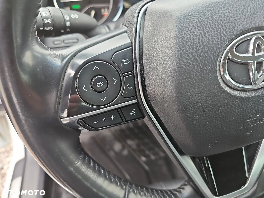 Toyota Camry 2.5 Hybrid Executive CVT - 18