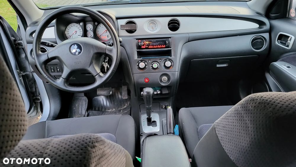 Mitsubishi Outlander 2.4 4WD Automatik Intense - 15