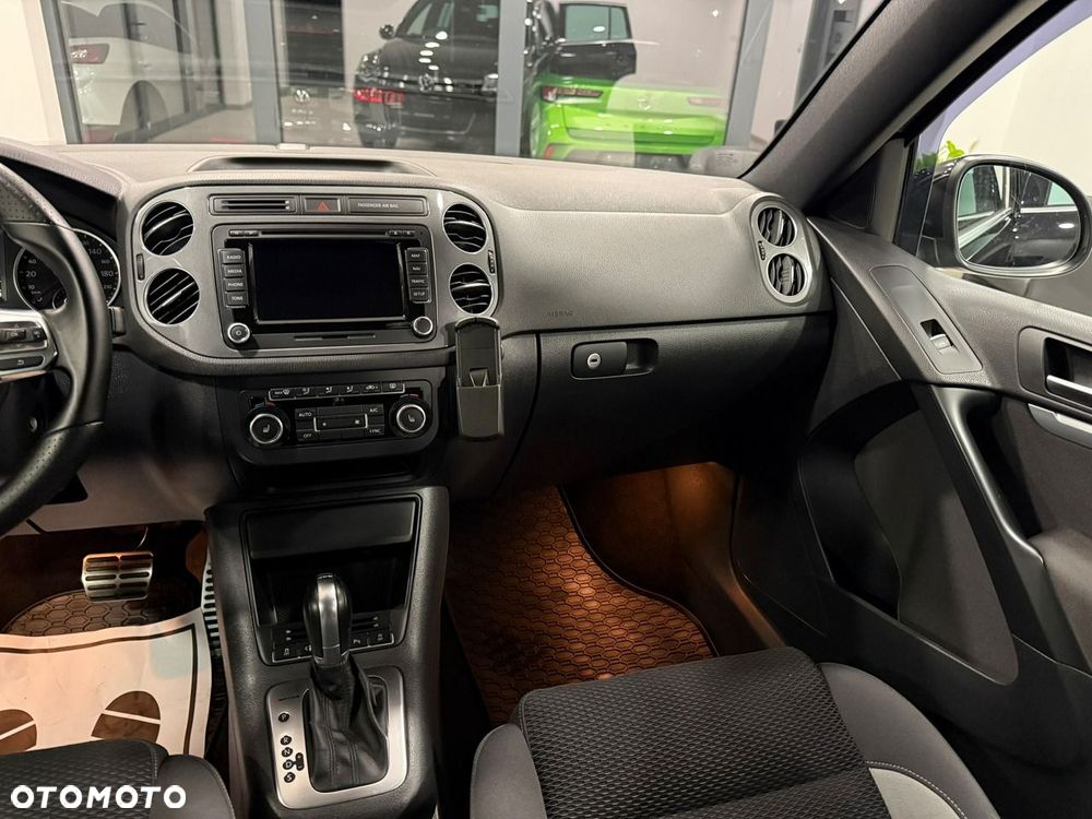 Volkswagen Tiguan 2.0 TDI 4Mot Perfectline R-Style DSG - 24