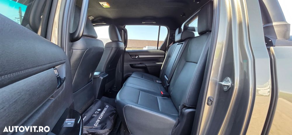 Toyota Hilux 2.8D 204CP 4x4 Double Cab AT Invincible - 12