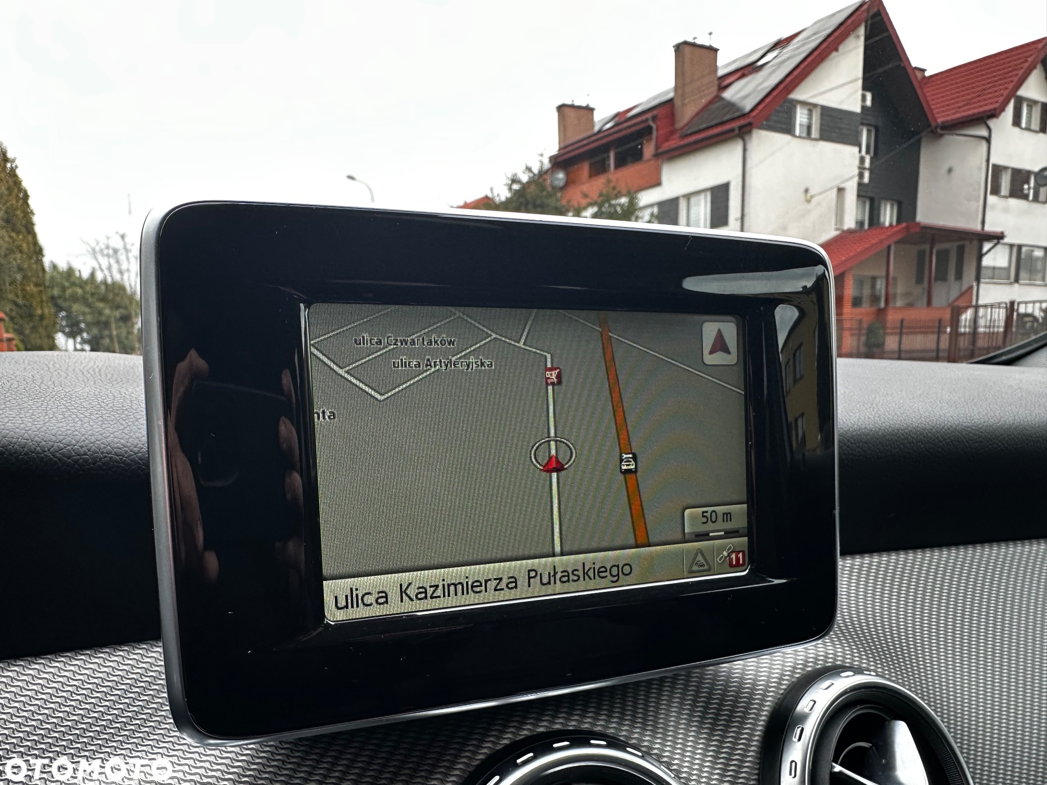 Mercedes-Benz GLA 180 7G-DCT - 26
