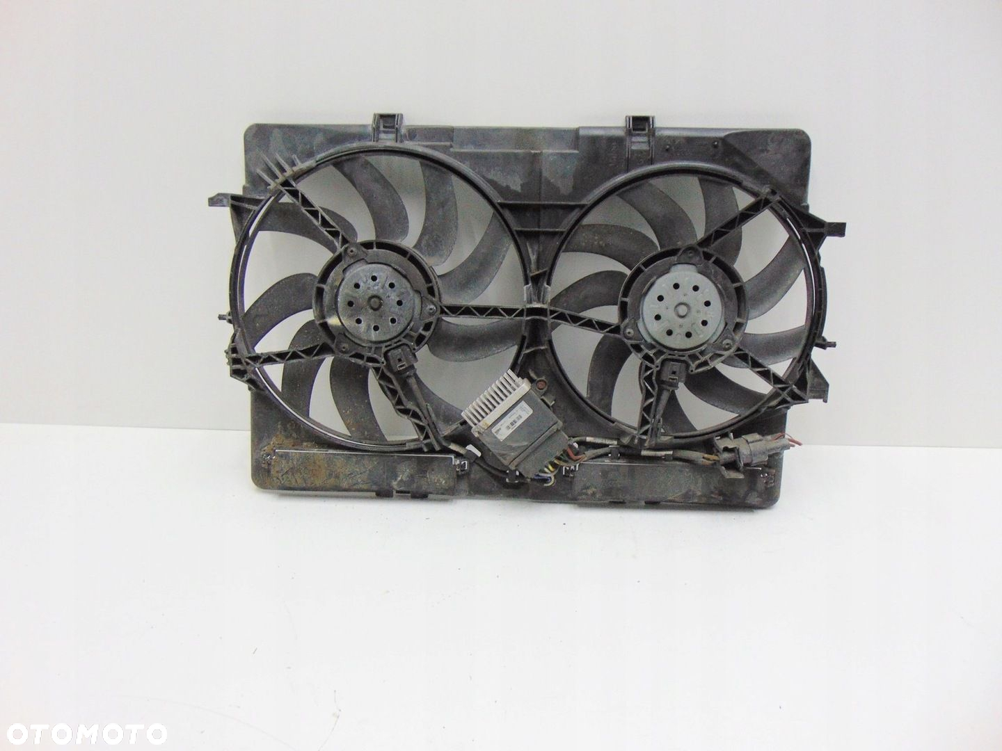 WENTYLATOR CHŁODNICY 2.0 TDI CAG AUDI A4 B8 A5 8T - 2