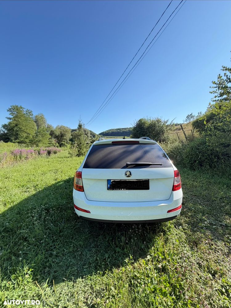 Skoda Octavia 1.6 TDI Style - 6