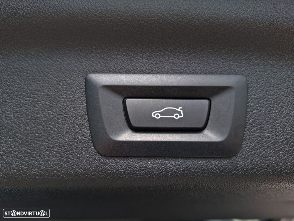 BMW X1 xDrive25e Pack Desportivo M - 31