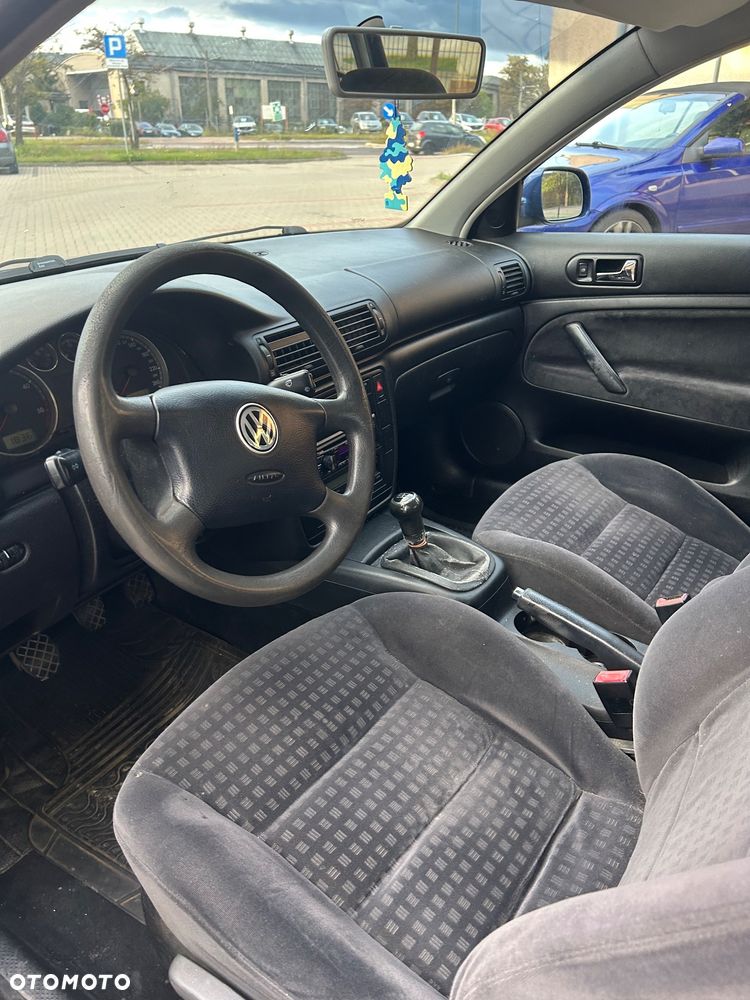 Volkswagen Passat 1.9 TDI Comfortline - 9