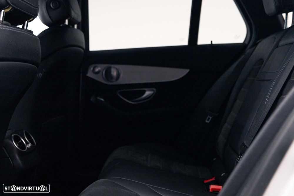 Mercedes-Benz C 300 e AMG Line - 22