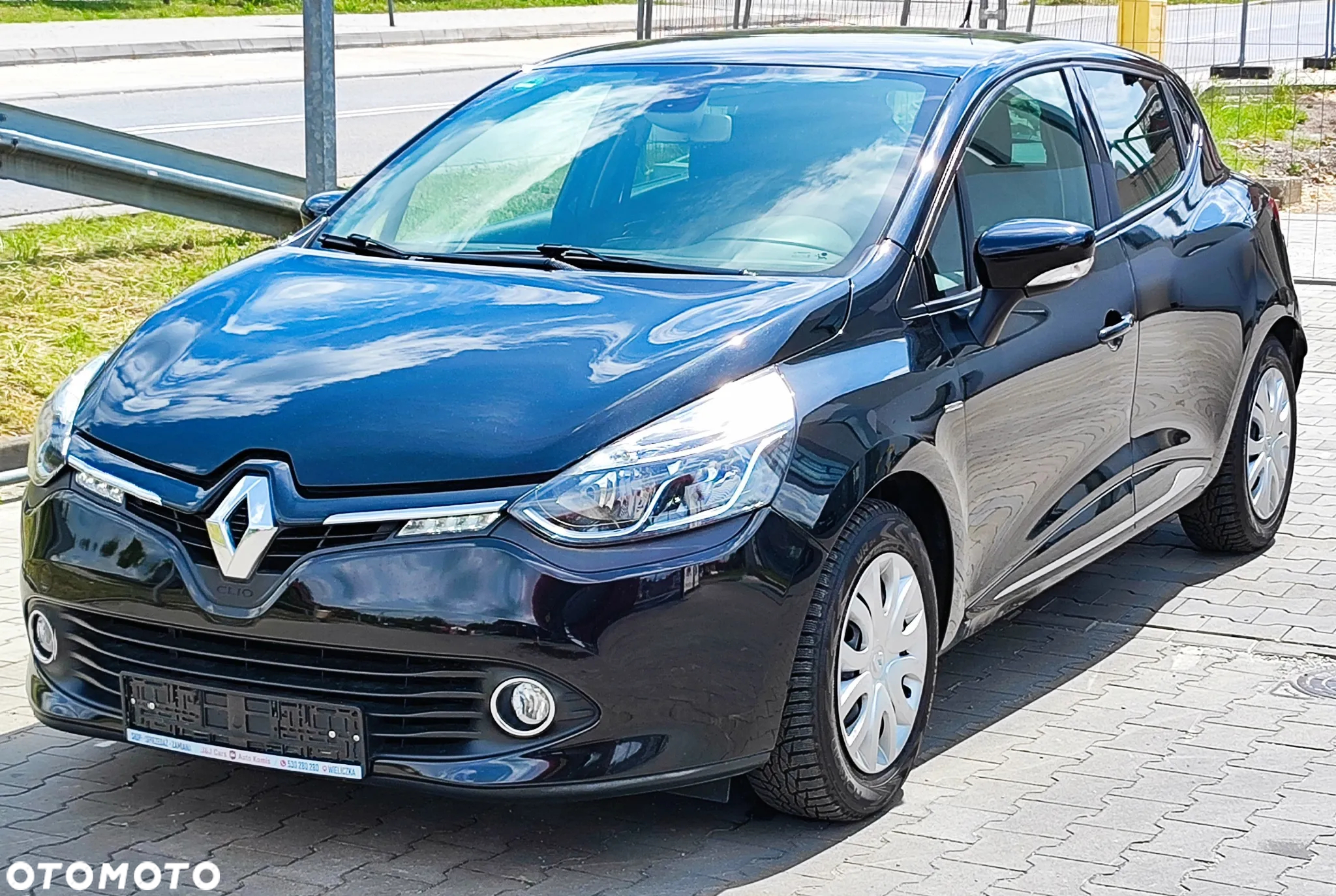 Renault Clio 1.2 16V Limited EU6 - 23