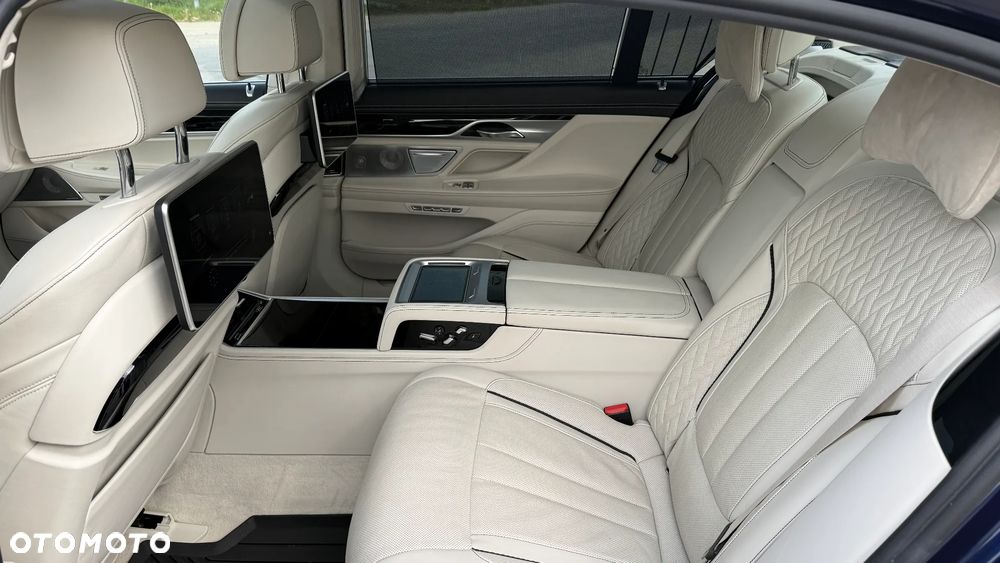BMW Seria 7 750Li xDrive Edition Exclusive - 12