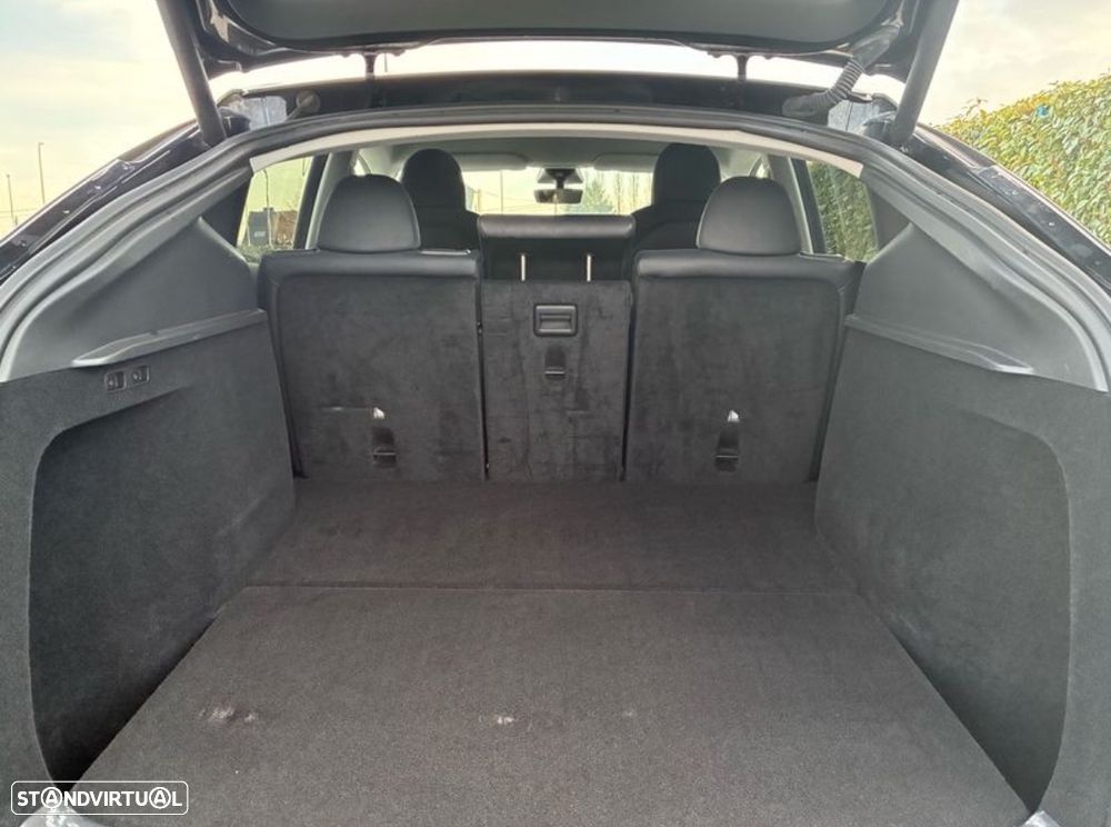 Tesla Model Y Performance Dual Motor AWD - 9