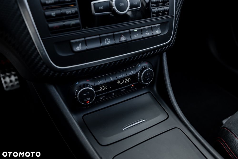 Mercedes-Benz Klasa A 250 4Matic 7G-DCT AMG Line - 34