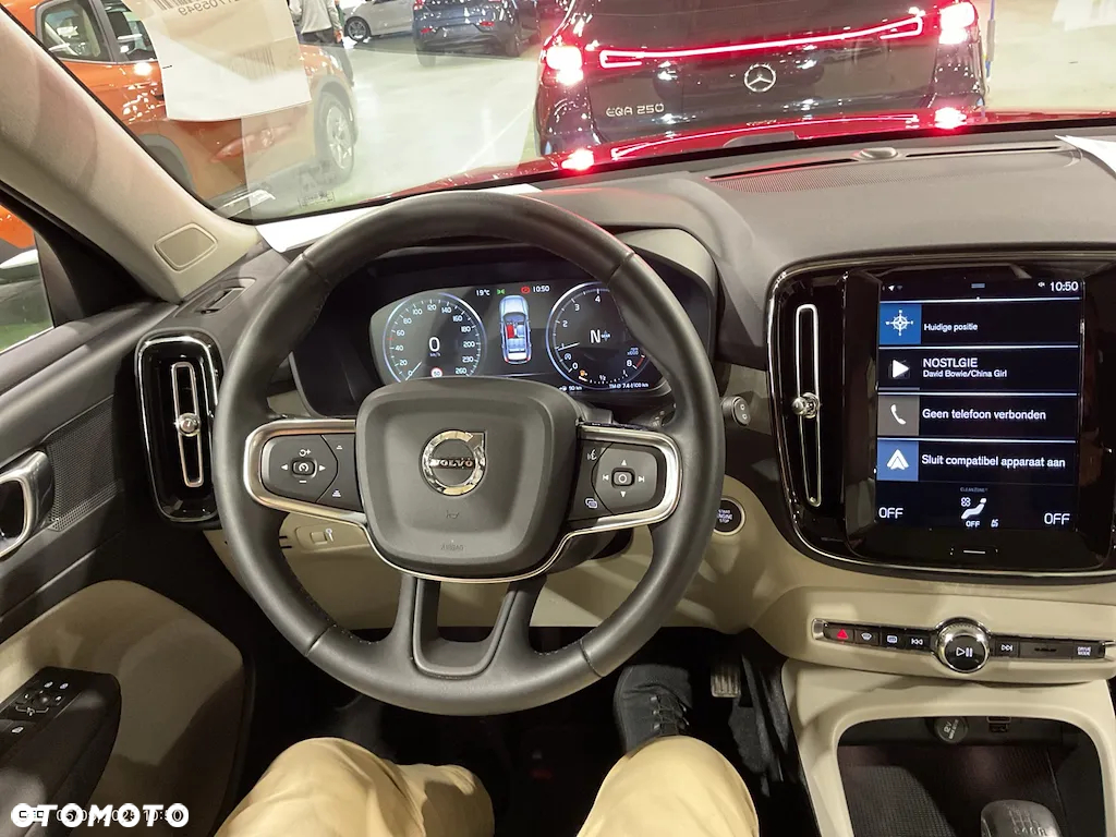 Volvo XC 40 T3 Momentum Pro - 11