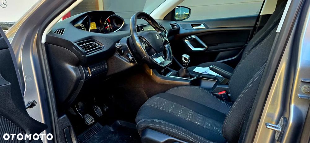 Peugeot 308 SW BlueHDi 120 Stop & Start Niveau 2 Business-Line - 21