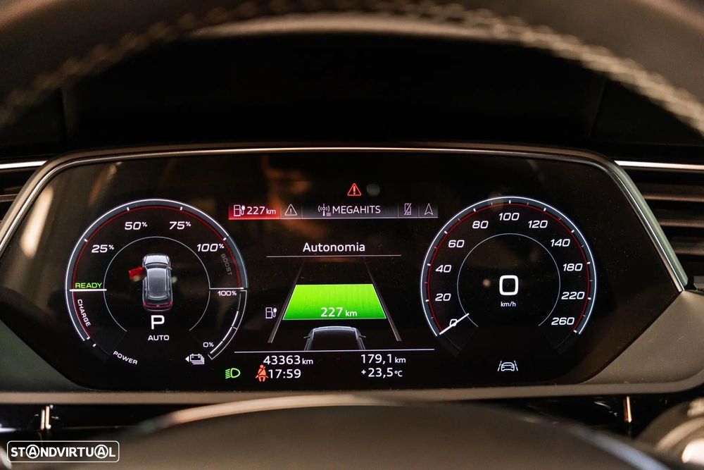 Audi e-tron 55 quattro - 23