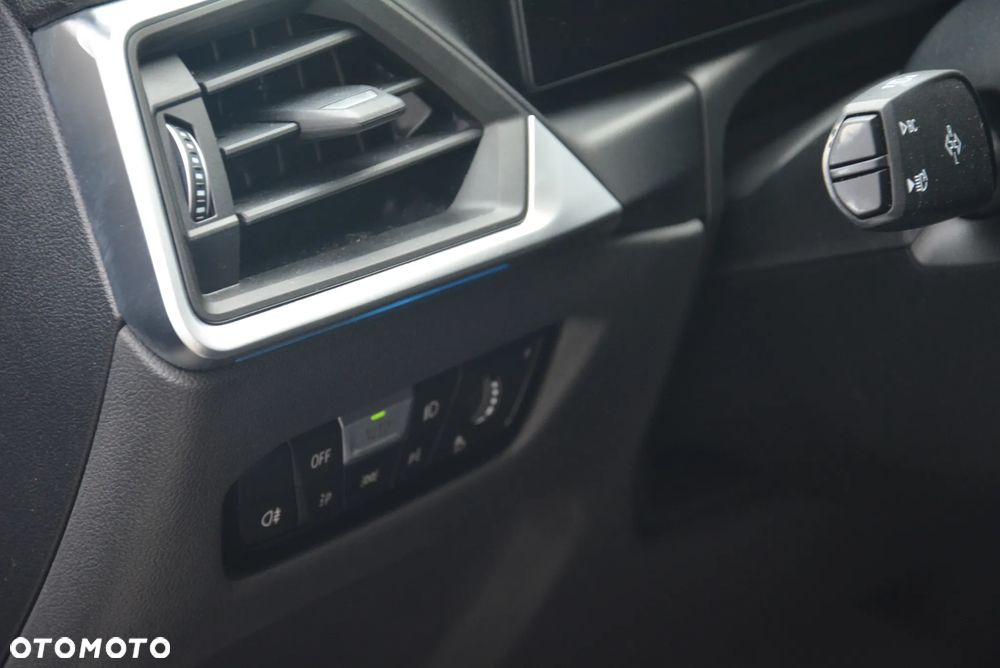 BMW Seria 3 320d xDrive - 9