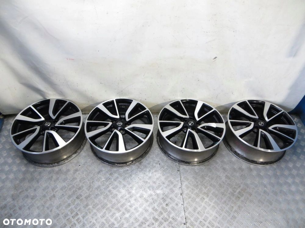 NISSAN X-TRAIL T32 FELGI ALUMINIOWE 7JX19 ET40 5X114,3 14- - 5